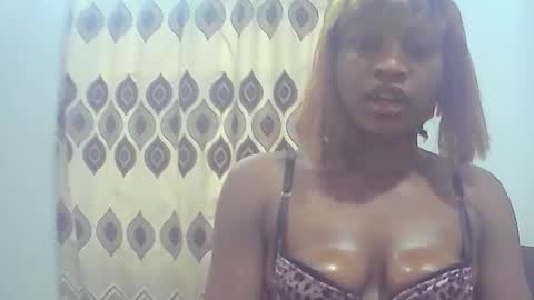 Snapshot of peetyface chatting on October 2025 02:07:01 PM Lizzy online show from October 2025 02:07:01 PM