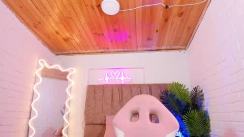 penelope online show from January 2025 06:02:02 AM