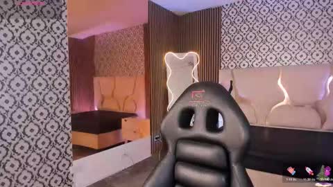 penelope online show from December 2025 03:15:01 AM