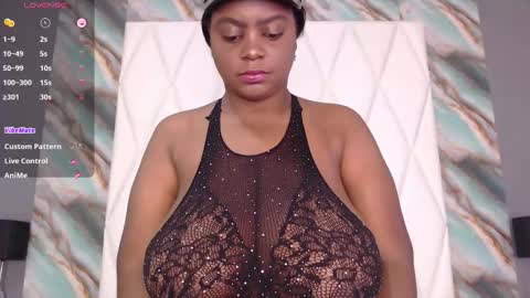 Snapshot of penelopeboobs_ chatting on October 2025 06:52:01 PM online show from October 2025 06:52:01 PM