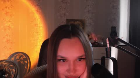 Snapshot of pennieisebrand chatting on September 2025 09:00:01 AM Mia online show from September 2025 09:00:01 AM