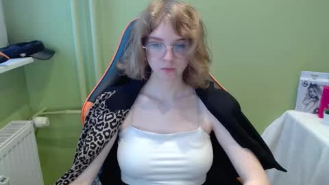 Penny online show from November 2025 07:42:02 AM