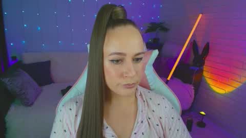 Dia  online show from September 2025 06:51:02 PM