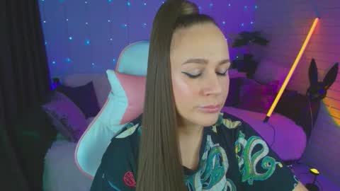 Dia  online show from October 2025 09:32:02 PM