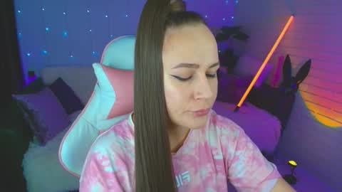 Dia  online show from October 2025 09:34:01 PM