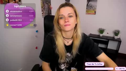 Mia online show from October 2025 07:08:02 AM