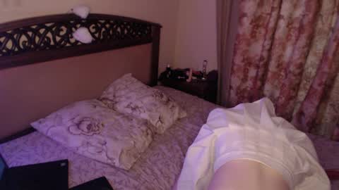 Snapshot of peralez_f chatting on May 2026 08:10:02 AM Farida online show from May 2026 08:10:02 AM