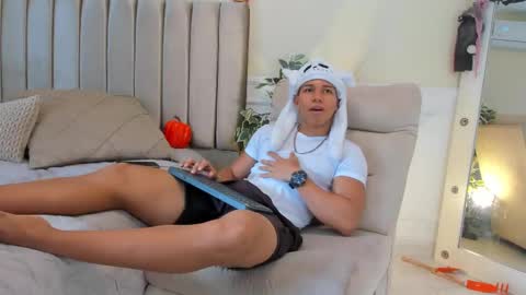 Snapshot of percy_god chatting on October 2025 07:13:02 PM percy_god online show from October 2025 07:13:02 PM