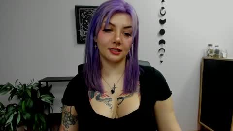 Gabbie online show from December 2024 06:33:01 PM