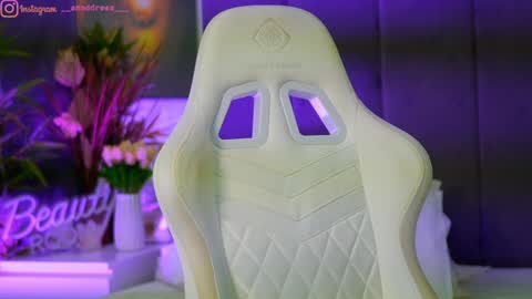 Dee online show from November 2025 03:55:01 PM