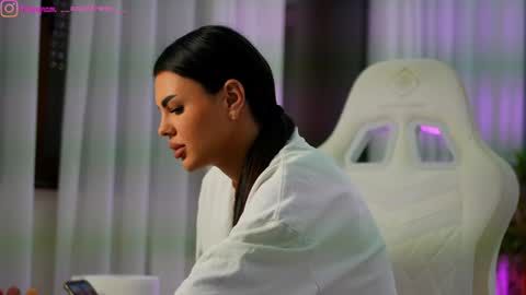 Dee online show from March 2026 01:51:01 PM