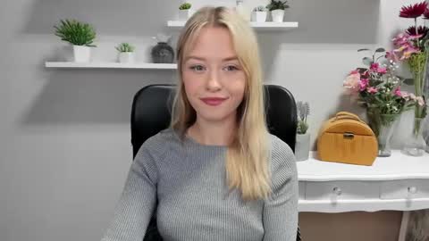 Cindy online show from December 2024 06:21:01 AM