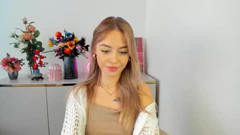 Cindy online show from November 2025 08:49:02 AM