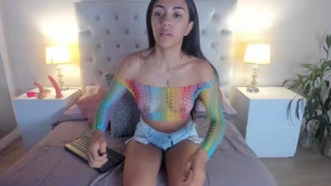 PERLA online show from September 2025 12:18:01 PM