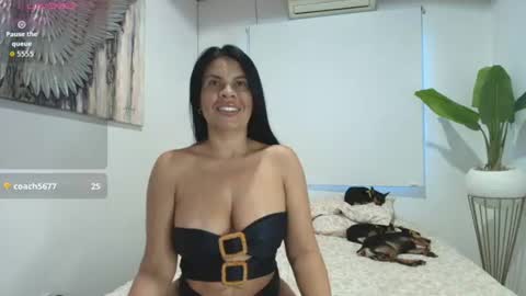 Snapshot of perla_hot4u chatting on June 2026 09:51:02 PM online show from June 2026 09:51:02 PM