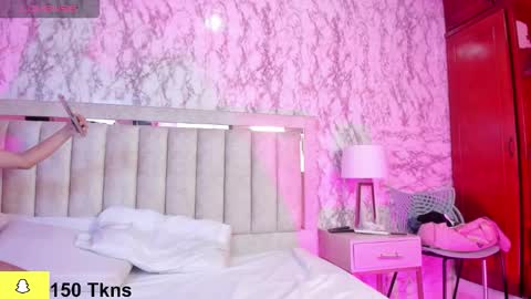 Perla online show from November 2025 11:43:02 AM