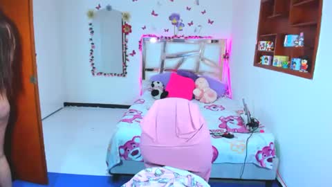 Snapshot of perlabeautiful chatting on October 2025 08:15:02 AM PERLA online show from October 2025 08:15:02 AM