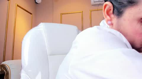 Snapshot of perlapreciosa chatting on September 2025 03:54:01 AM PerlaPreciosa online show from September 2025 03:54:01 AM