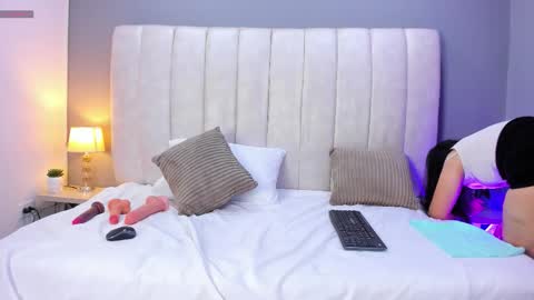 PerlaPreciosa online show from February 2026 04:30:02 AM