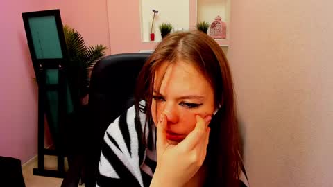 Snapshot of persinaky chatting on December 2024 06:34:01 PM horror flying on the wings of the night.... online show from December 2024 06:34:01 PM