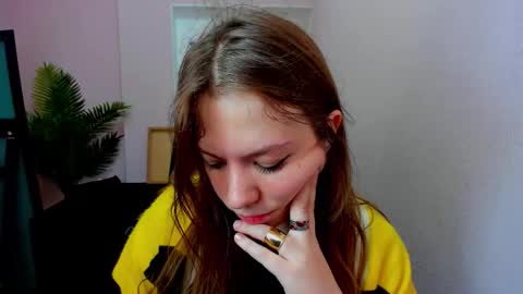 Snapshot of persinaky chatting on September 2025 10:25:02 AM horror flying on the wings of the night.... online show from September 2025 10:25:02 AM