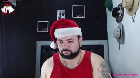 Snapshot of perverseveteranmanxxx chatting on December 2024 01:27:01 AM Carlos online show from December 2024 01:27:01 AM