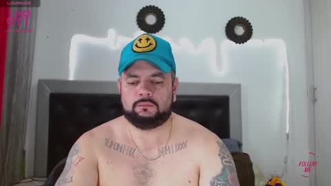 Snapshot of perverseveteranmanxxx chatting on October 2025 09:56:01 PM Carlos online show from October 2025 09:56:01 PM