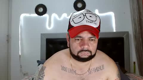 Snapshot of perverseveteranmanxxx chatting on October 2025 04:56:02 AM Carlos online show from October 2025 04:56:02 AM