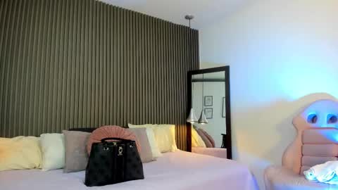 Lizza online show from November 2025 11:31:02 AM