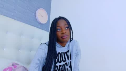 pervert_shydoll online show from May 2026 12:08:02 AM