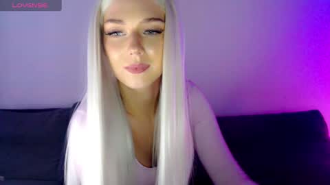 Isabella online show from December 2024 12:22:02 PM