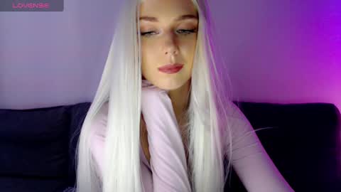 Isabella online show from December 2024 12:28:02 PM