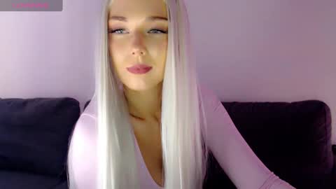 Isabella online show from December 2024 11:28:01 AM