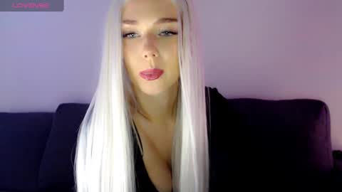 Isabella online show from December 2024 10:23:02 AM