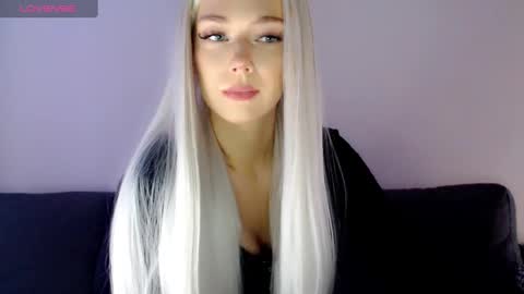Isabella online show from January 2025 12:24:02 PM