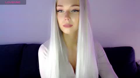 Isabella online show from January 2025 01:04:02 PM