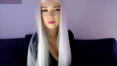 Isabella online show from January 2025 12:09:02 PM