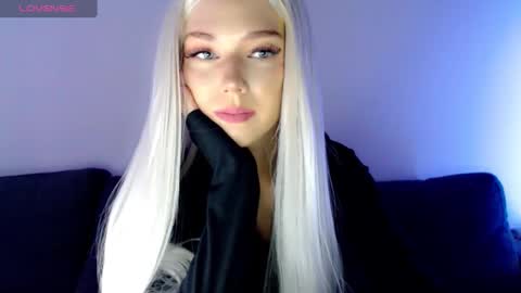 Isabella online show from January 2025 11:50:02 AM