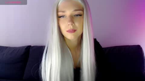 Isabella online show from February 2025 12:06:02 PM