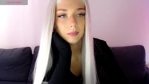 Isabella online show from February 2025 10:16:01 AM