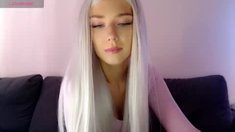 Isabella online show from February 2025 09:56:02 AM