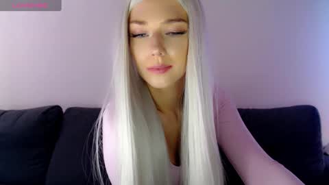 Isabella online show from February 2025 01:00:02 PM