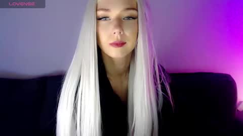 Isabella online show from March 2025 08:13:02 AM