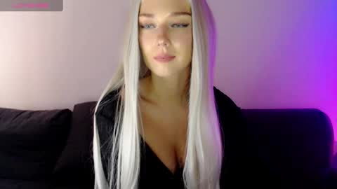 Isabella online show from March 2025 01:03:01 PM