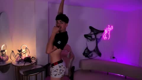 Peter online show from October 2025 07:58:02 PM