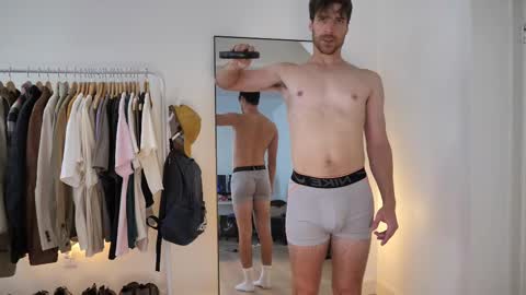 Peter Parker online show from October 2025 04:18:01 PM