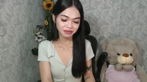 Snapshot of petite_angelx chatting on February 2025 11:06:02 PM angel online show from February 2025 11:06:02 PM