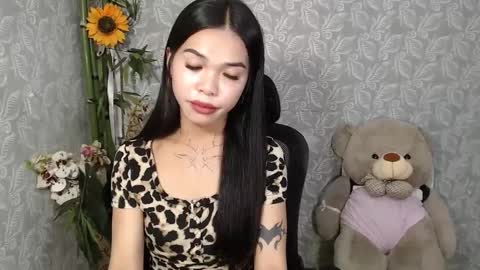 Snapshot of petite_angelx chatting on March 2025 09:48:02 PM angel online show from March 2025 09:48:02 PM