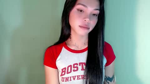 Snapshot of petite_angelx chatting on October 2025 12:53:02 PM angel online show from October 2025 12:53:02 PM