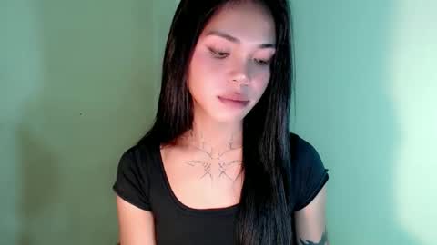 Snapshot of petite_angelx chatting on October 2025 03:24:01 PM angel online show from October 2025 03:24:01 PM